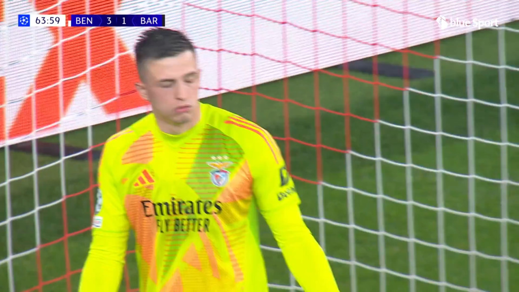 Barcelona startet Aufholjagd dank Slapstick-Tor 