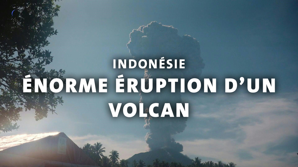 Indonésie: le volcan Ibu projette une énorme colonne de cendres