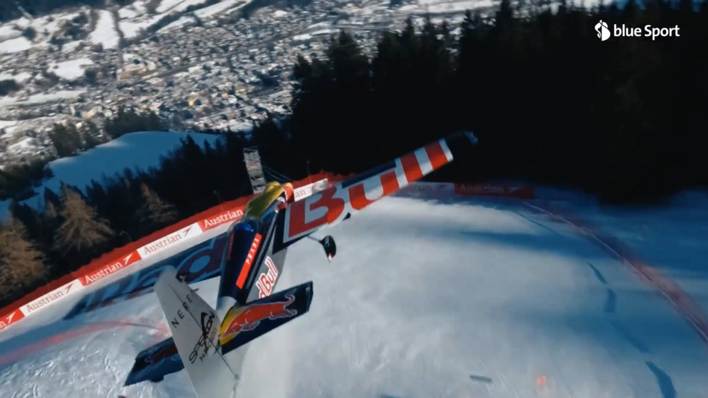Irres Video: Stunt-Pilot rast mit dem Flugzeug über die Streif