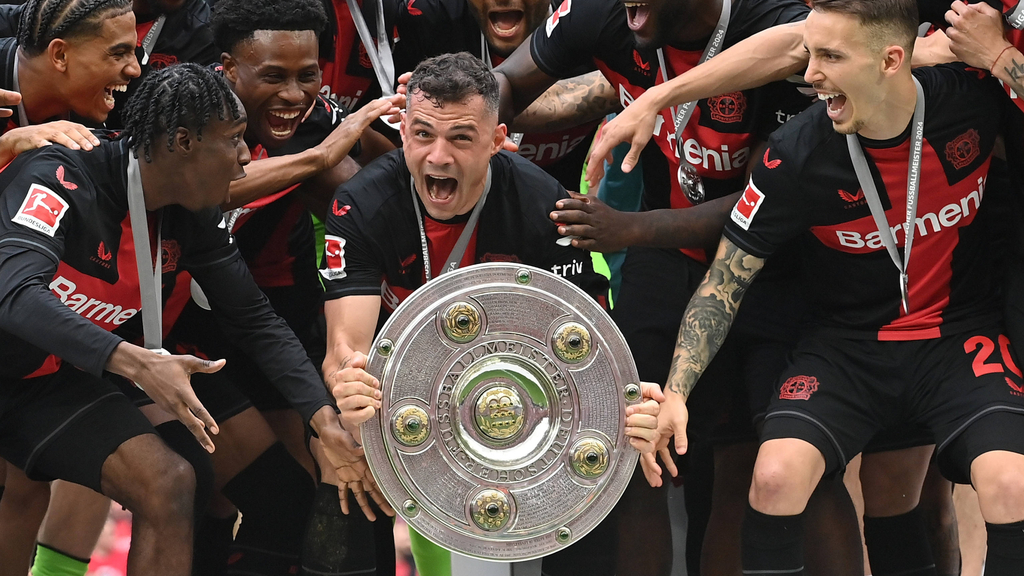 Bayer Leverkusen feiert historischen Titel