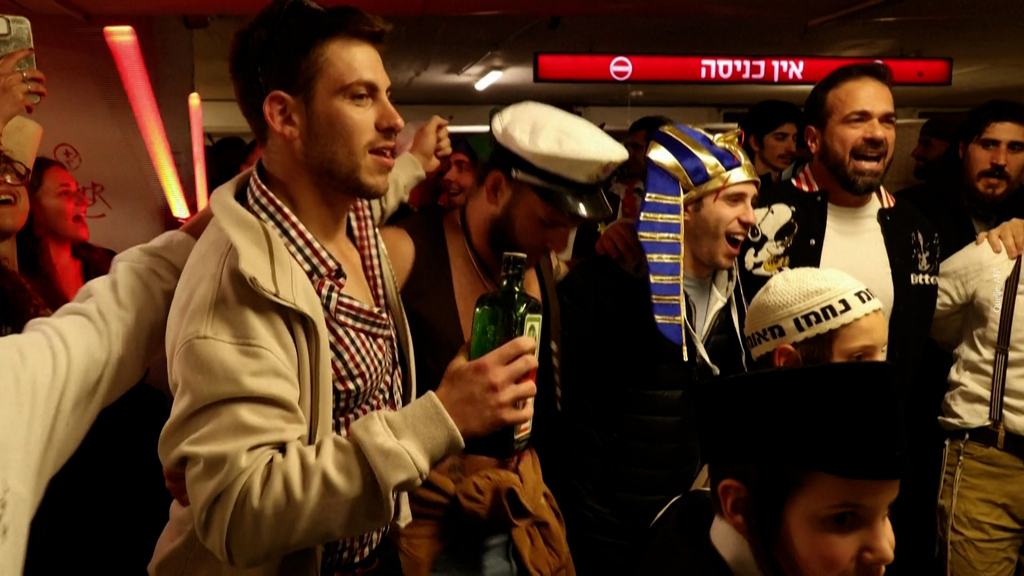 Party trotz Krieg: Israelis feiern ausgelassen im Bunker in Tel Aviv