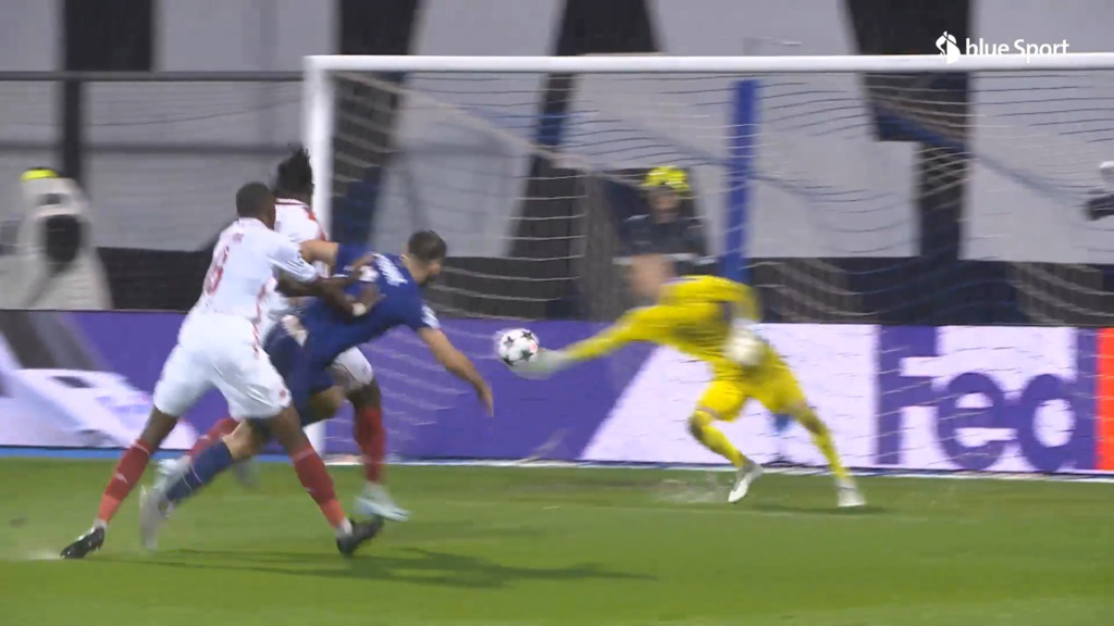 Köhn mit Big Save gegen Petkovic