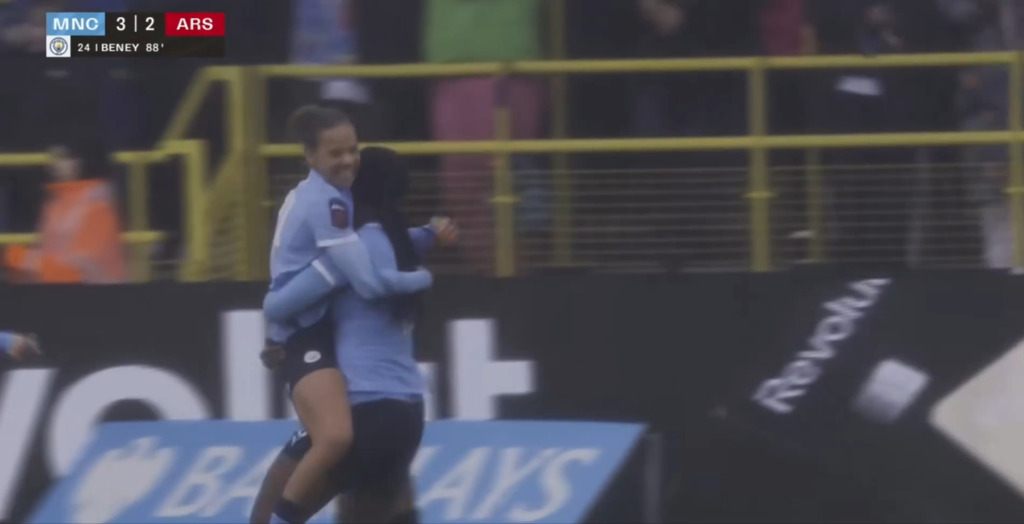 Iman Beney schiesst ManCity mit Premierentor zum Sieg im Top-Spiel