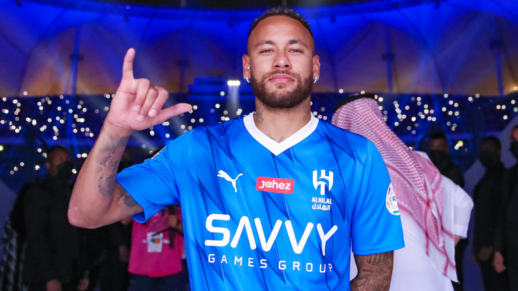 Neymar accueilli telle une rock star en Arabie saoudite