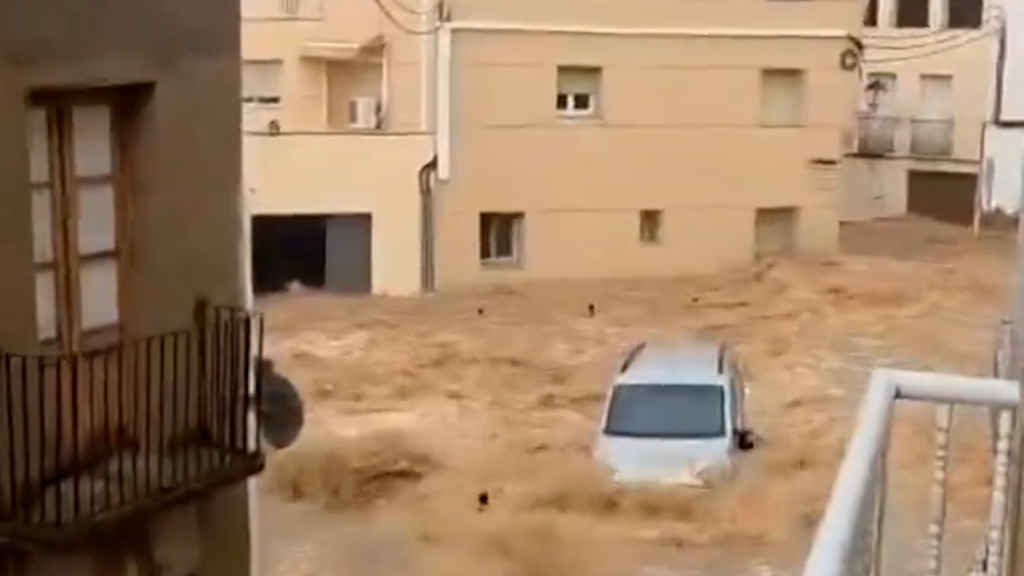 Katalonien kämpft gegen die Wassermassen:Sturm «Alice» bringt den Nordosten Spaniens an seine Grenzen