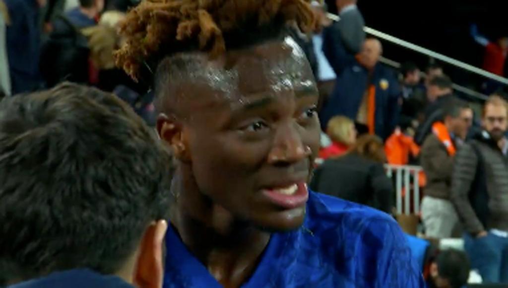 Chelseas Abraham verlässt den Platz unter Tränen