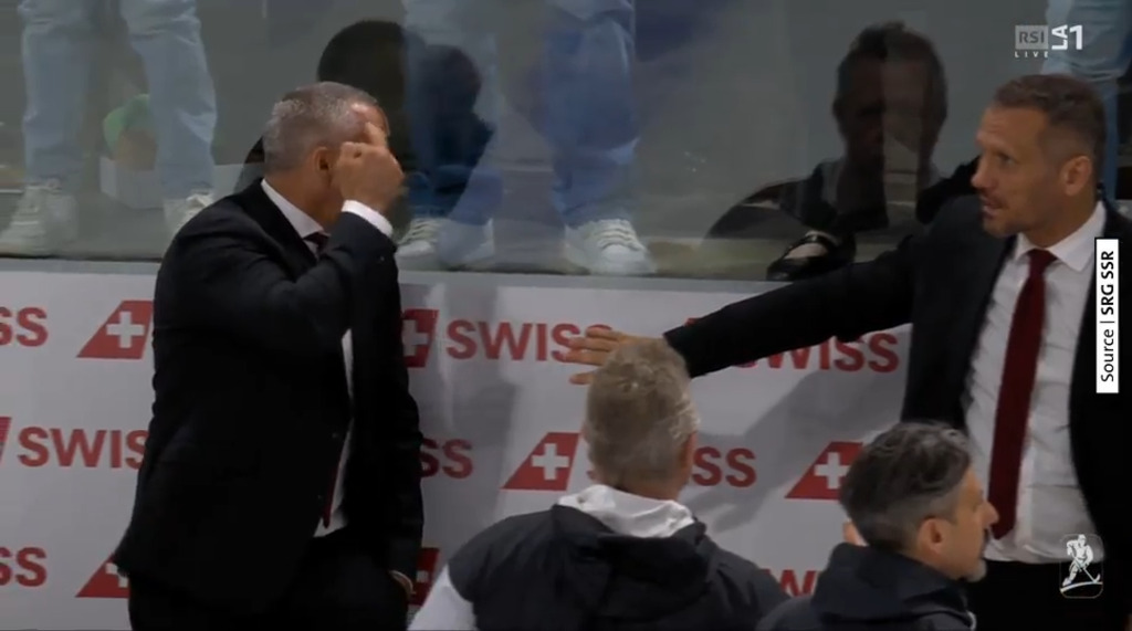Cadieux discute a fine partita col suo omologo
