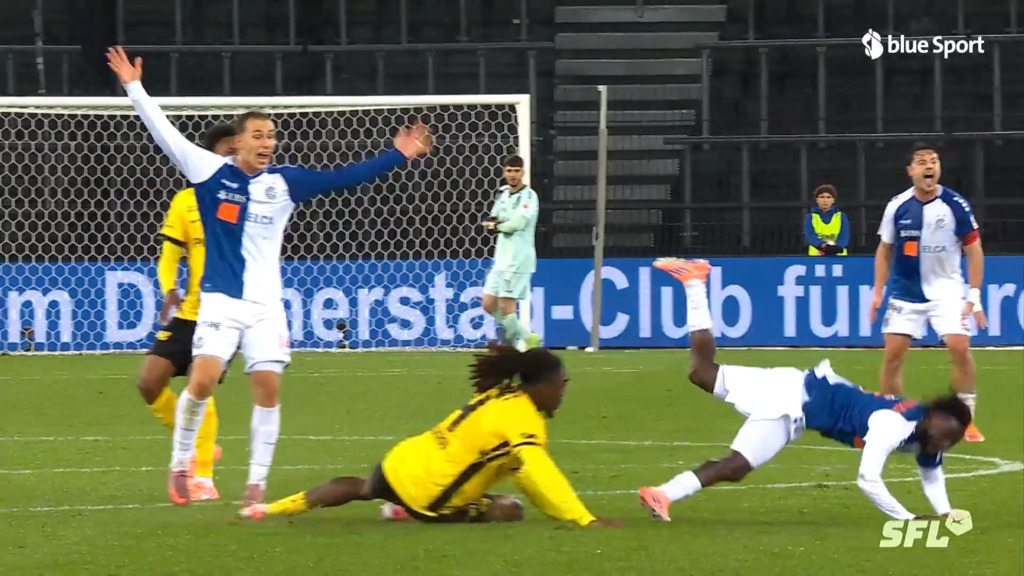 81. Minute: YBs Zoukrou fliegt vom Platz