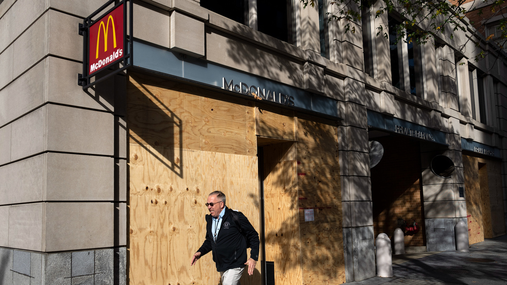 Barrikaden und Fluchtpläne: So bereitet sich Washington auf mögliche Ausschreitungen vor