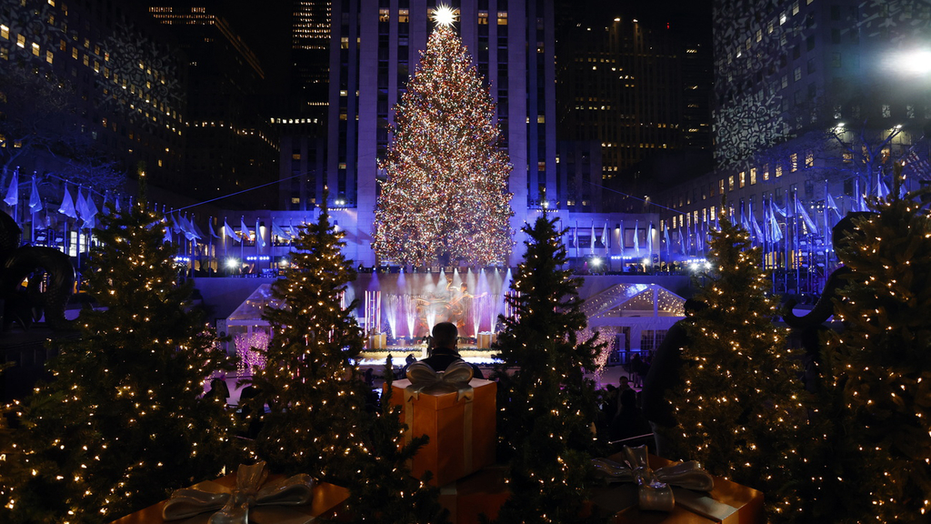 Les décorations de Noël illuminent New York à l'approche des fêtes