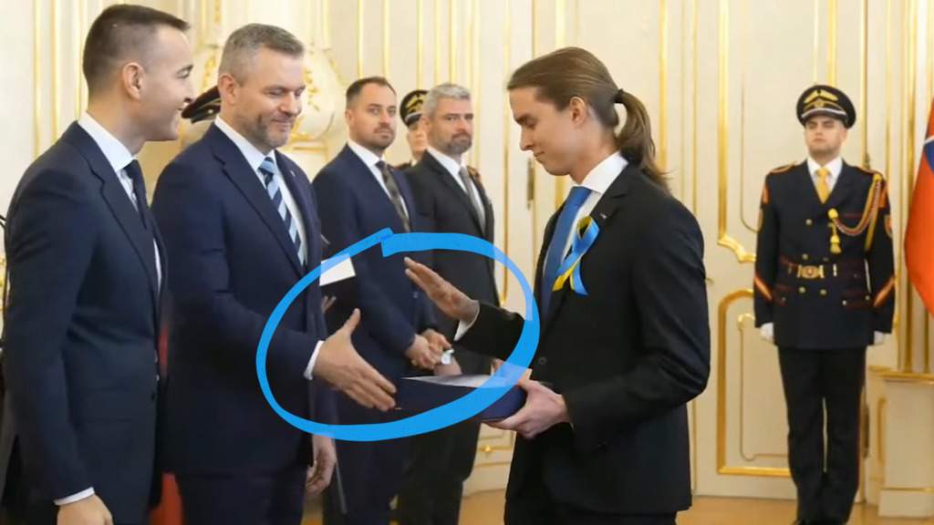 Aus Protest – Schüler verweigert slowakischem Präsident den Handschlag