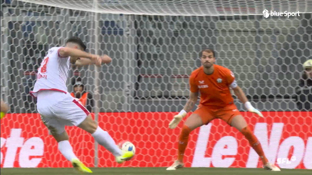 Nivokazi schiesst das 2:0 für Sion