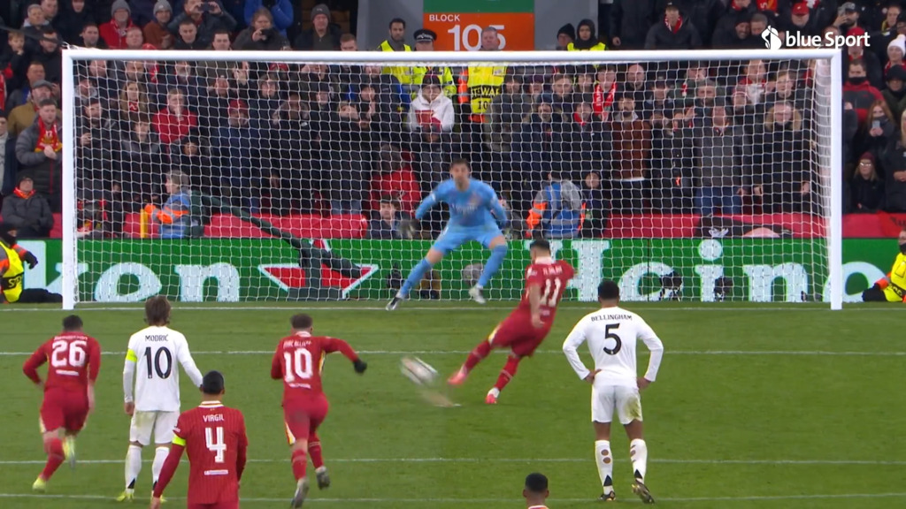 70. Minute: Salah bringt seinen Penalty nicht einmal aufs Tor