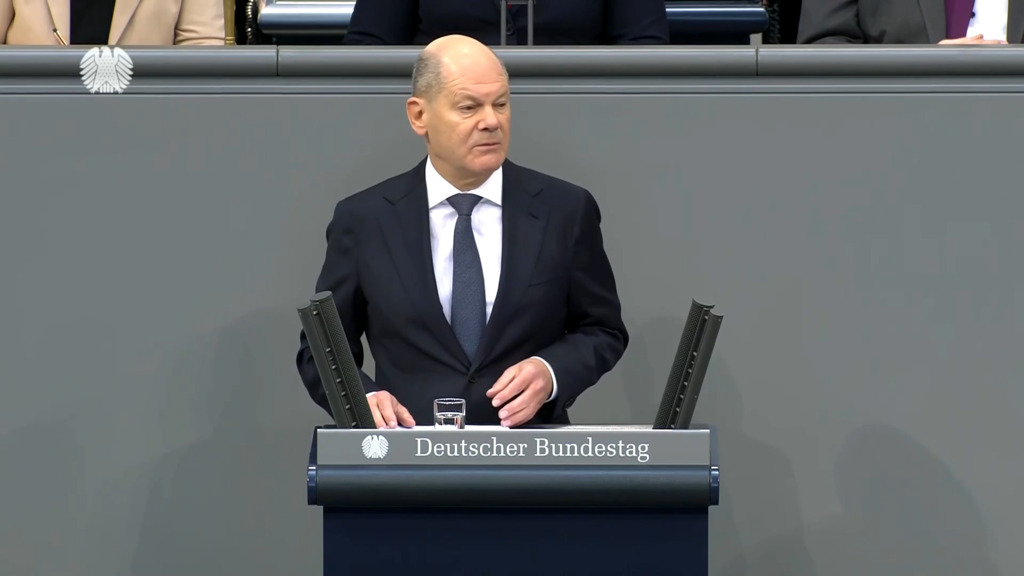 Scholz wirft Merz «Wankelmut und Sprücheklopfen» vor