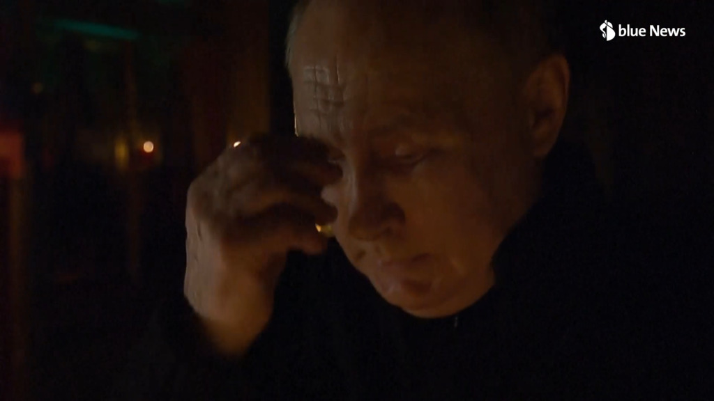 Vladimir Poutine prie pour les victimes