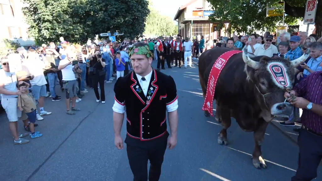 Maienfeld GR empfängt seinen König