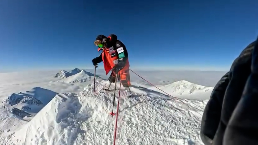 46-Jähriger schreibt Geschichte: Dieser Mann besteigt die höchsten Berge der Welt ohne Beine