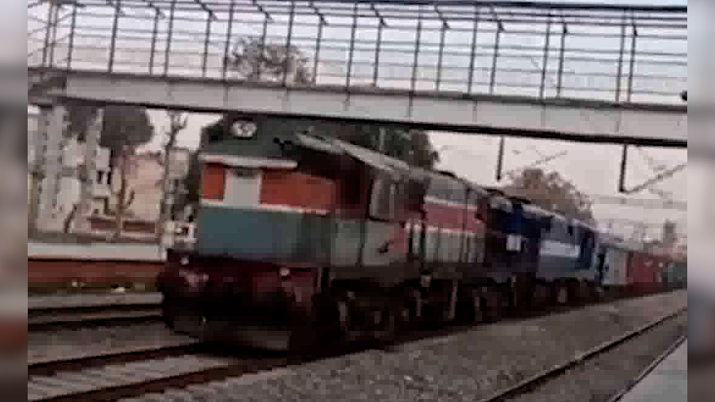 Irrfahrt mit 53 Waggone // Hier rast ein Güterzug ohne Chauffeur 70 km durch Indien