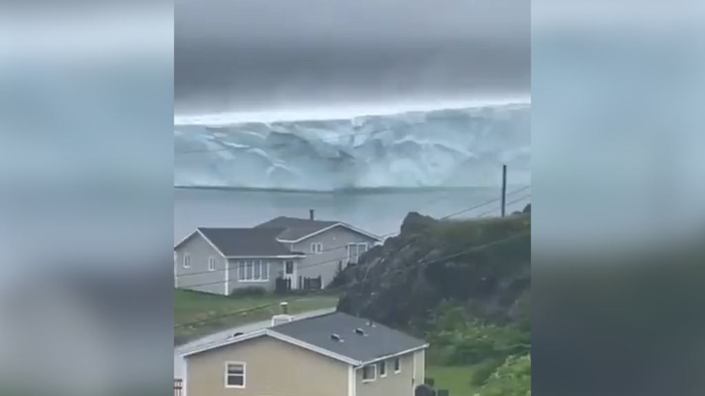 Riesiger Eisberg taucht vor Neufundland auf