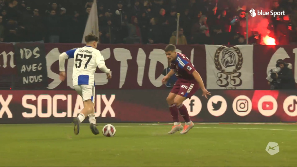 22. Minute: Carvalho knallt das Leder an den Pfosten