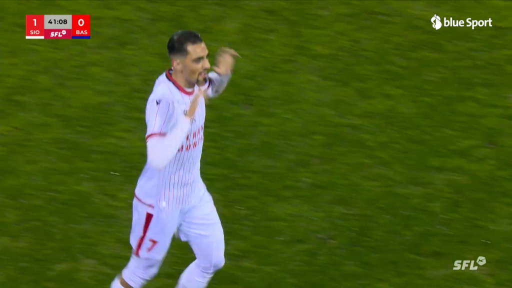 41. Minute: Chouarefs Direktabnahme schlägt ein – Sion legt gegen Basel vor