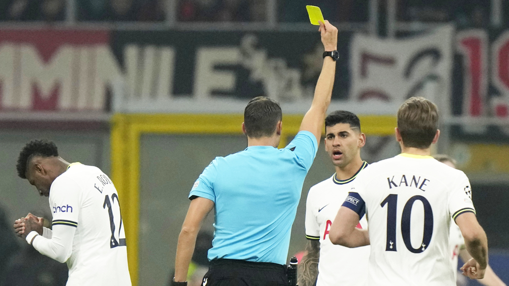 Urs Meier analysiert Sandro Schärers Auftritt in der Champions League