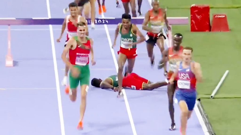 Schwerer Sturz von Steeple-Läufer Girma