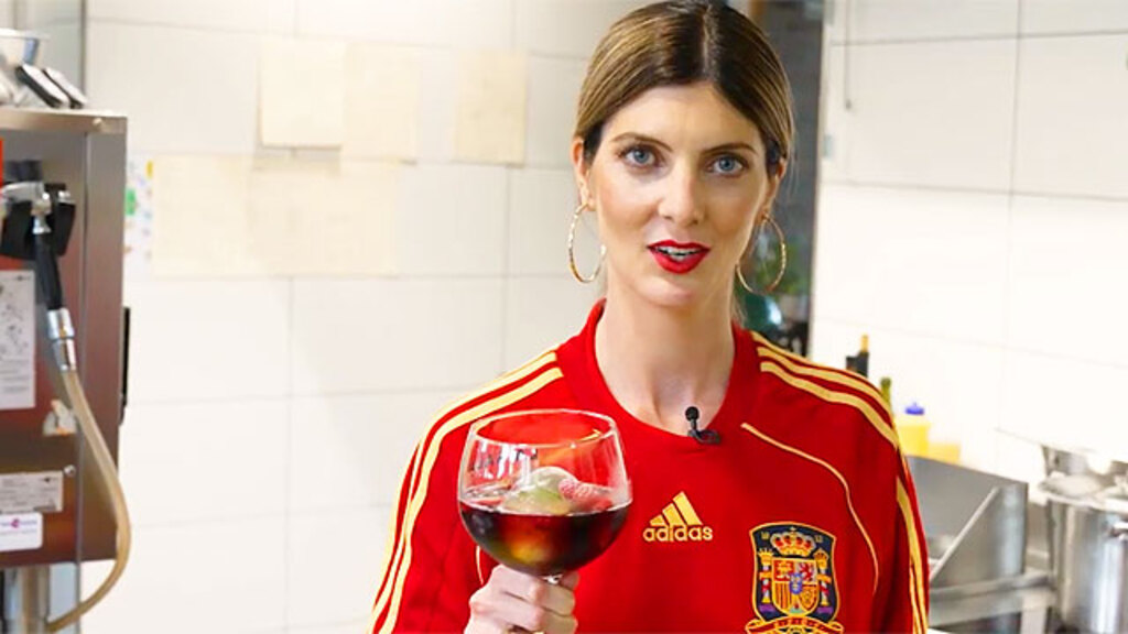 Natalie weiss, was deinen spanischen Fussballabend perfekt macht