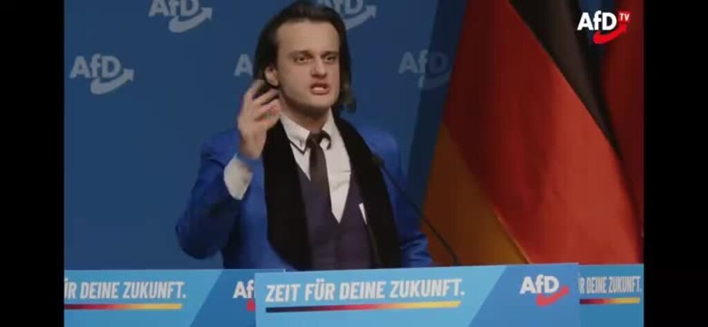 Dieser AfD-Redner irritiert alle