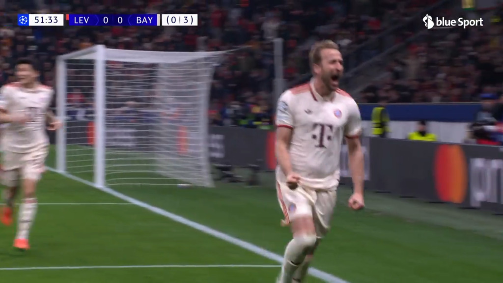 Kane entwischt der Bayer-Abwehr