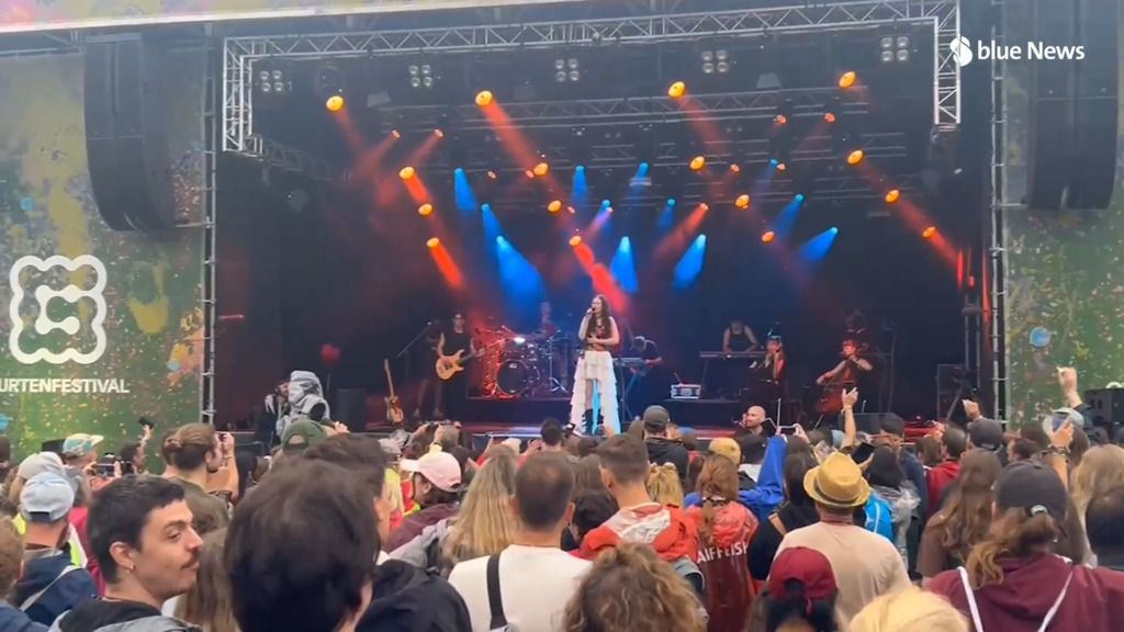 Zoë Më singt «Voyage»