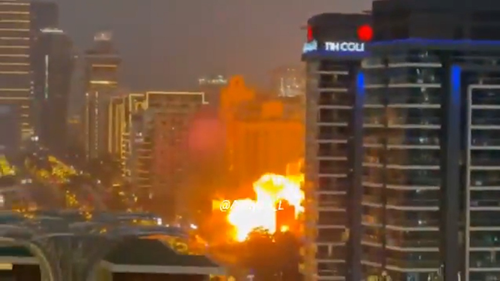Video zeigt Raketeneinschlag in Luxus-Hotel in Dubai