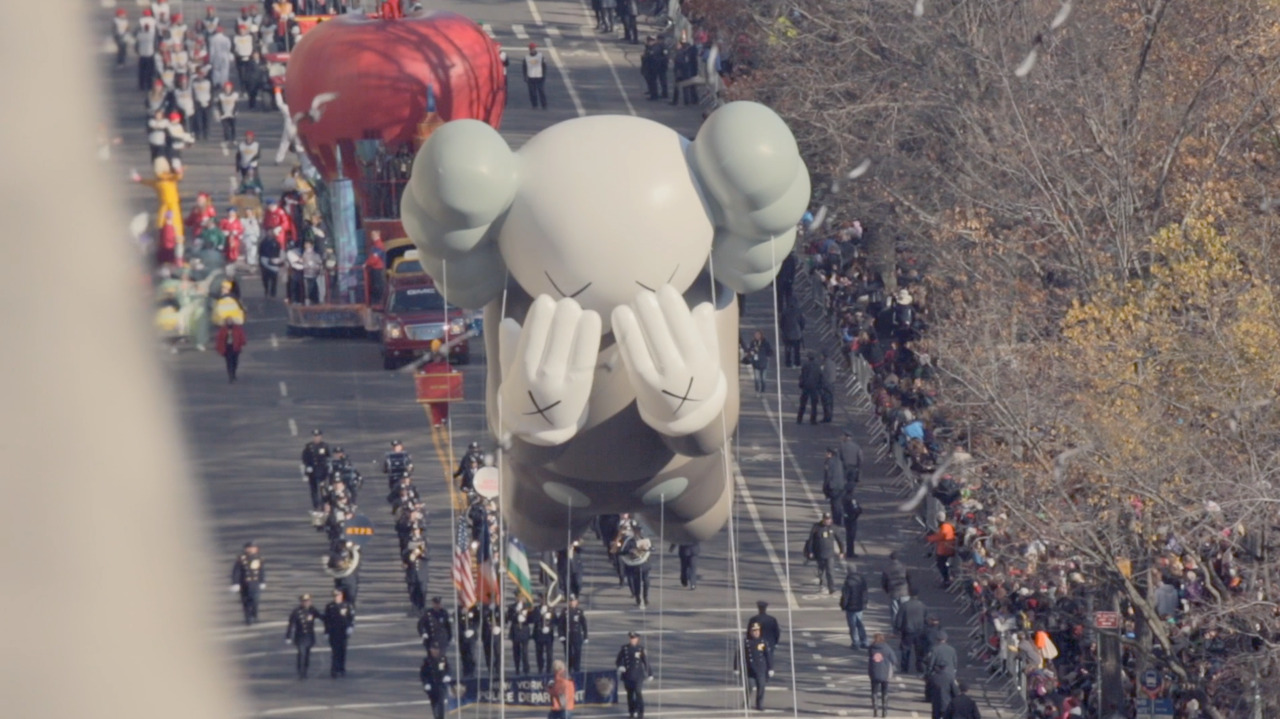 Videos: KAWS Companion Balloon (Macy's Thanksgiving Parade) on 