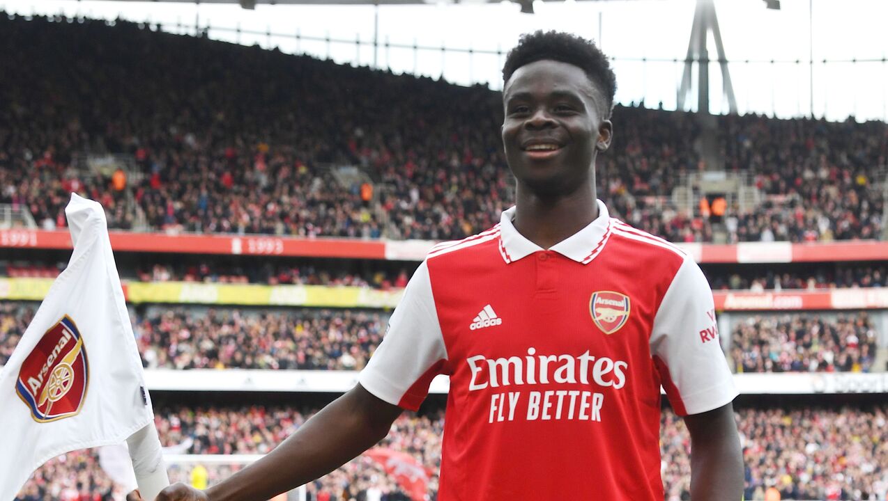 Arsenal news 360 - Bukayo Saka this season Age:18 Goals:4 Assists:11 G/A:  15 Jersey 77 ➡ 7 A breakthrough season 