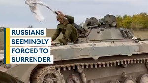 Russian troops seen in video reportedly surrendering from tank in Kherson