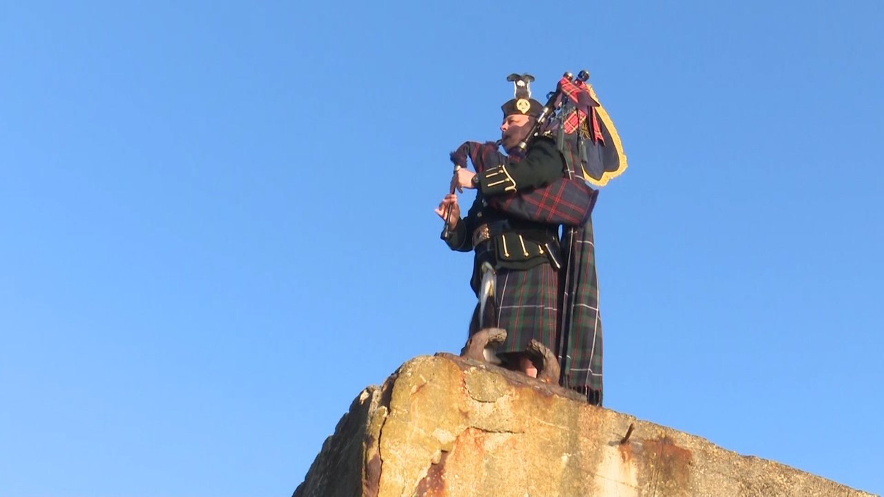 D Day Lone Piper Marks Exact Time First British Soldier