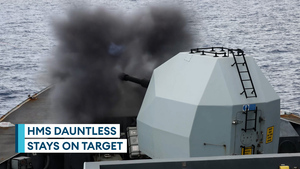 Dauntless gets full-on with the Phalanx and her deck gun 