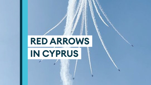 Red Arrows Wow Crowds At British Bases In Cyprus