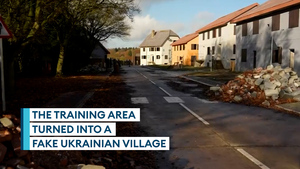 Ukrainian volunteers trained for frontline by British troops in fake village