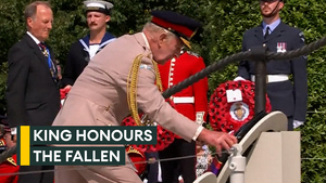 The King lays a wreath at VJ Day 80 ceremony