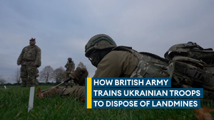 British Army trains Ukrainians in landmine disposal