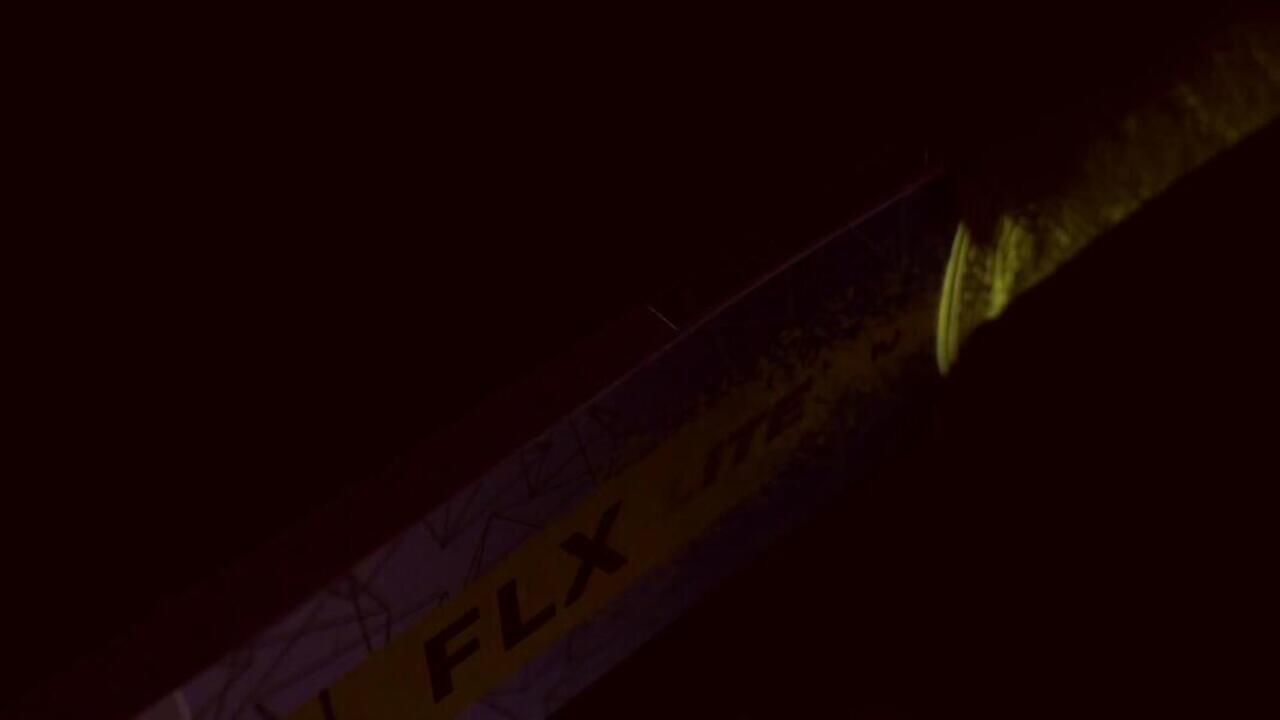 Adult Poplar Wood Cricket Bat Size 6 SH Soft & Medium for Tennis Ball T500 - Lime & Turquoise - Video 2