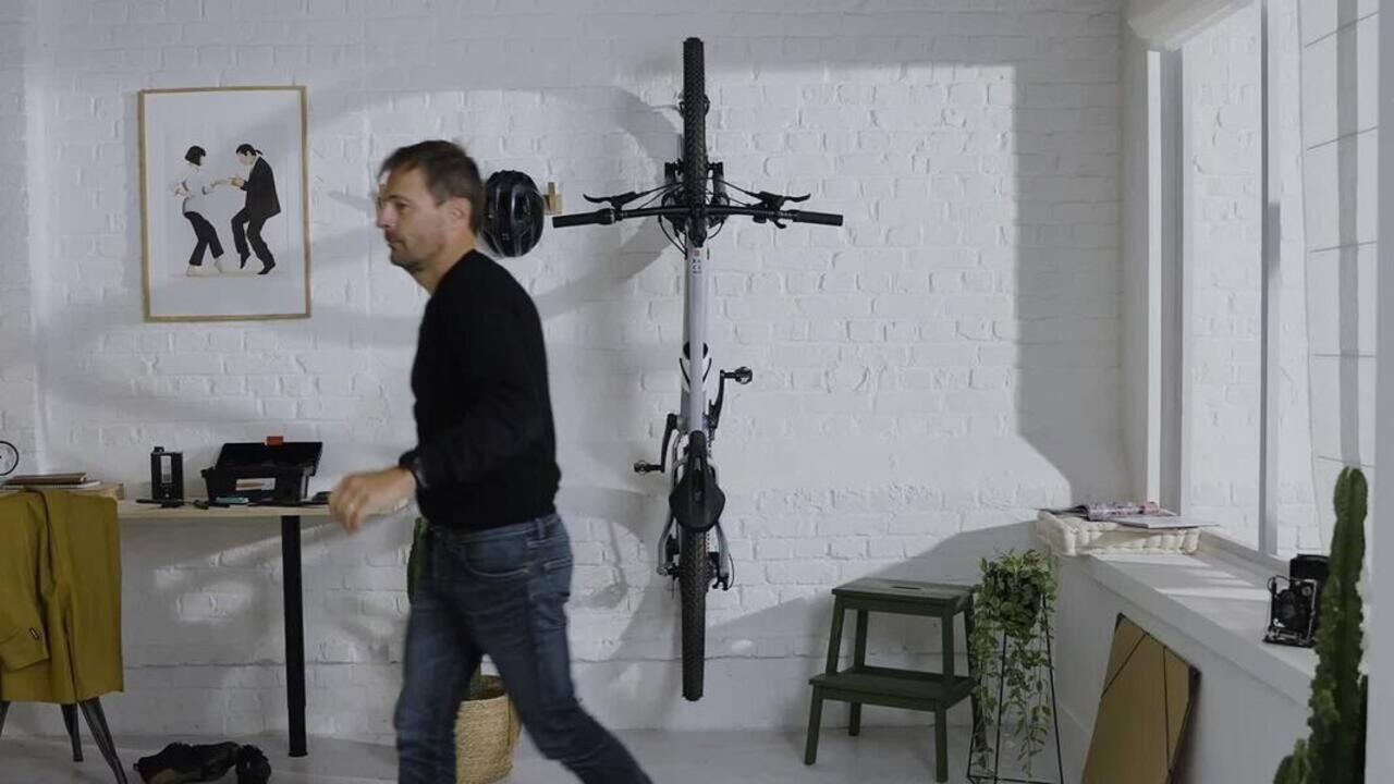 Wall and ceiling bike rack - black - Video 2