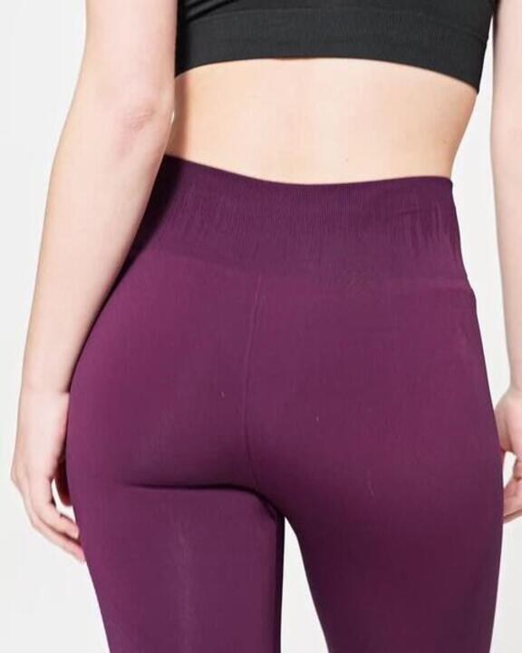 High-Waisted Second-Skin Long Yoga Leggings - Black - Video 2