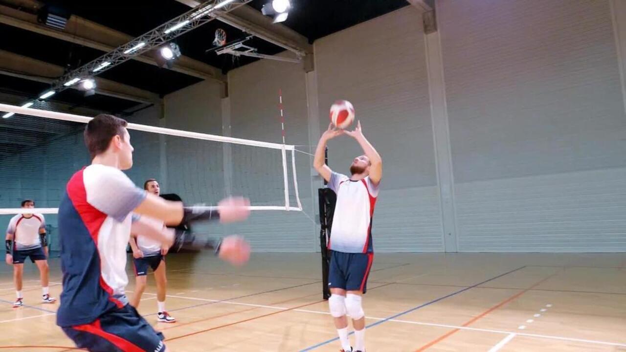 Volleyball Indoor Ball V900 White and Red - Video 2