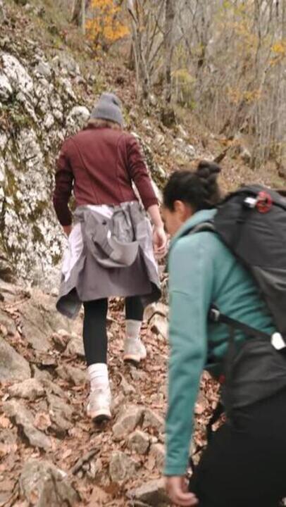 Women's waterproof mountain walking shoes - MH500 Grey - Video 2