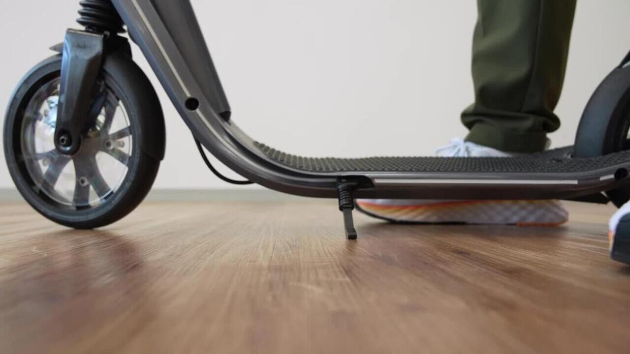 Adult Scooter C900 - Grey - Video 2