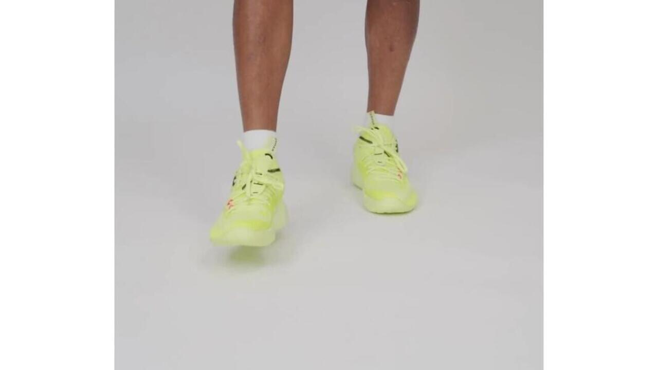 Adult Basketball Shoes Mid Ankle Elevate 500 Yellow - Video 2