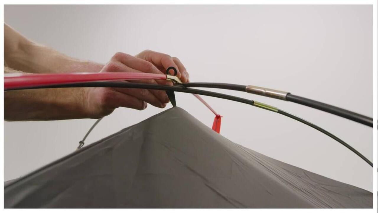 3-person camping tent, MH100 - Fresh & Black - Video 2