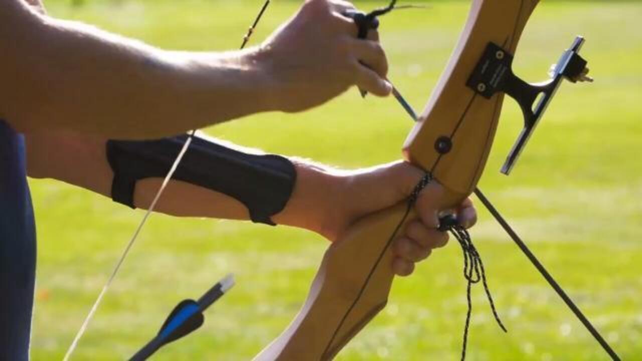 Archery Right Hander Bow Club 500 - Video 2